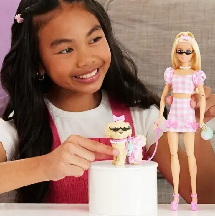 Barbie twinning looks bows