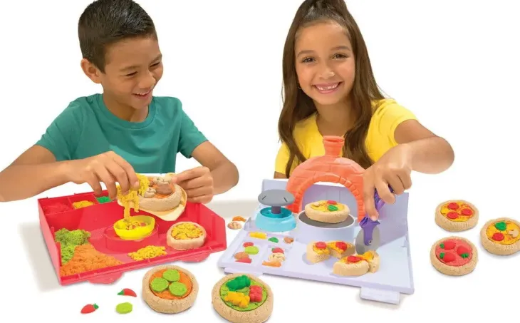 Kinetic sand pitsa