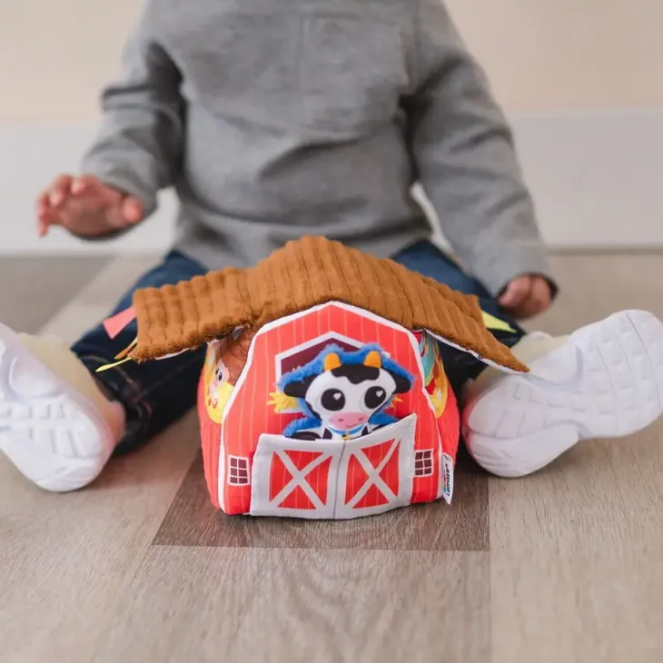 Lamaze peek-a-moo friendly barn