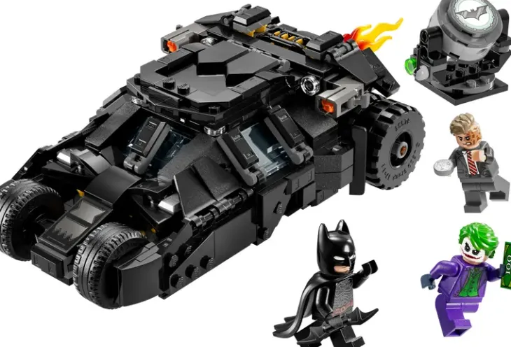 LEGO76303 batman™ tumbler vastaan two-fa