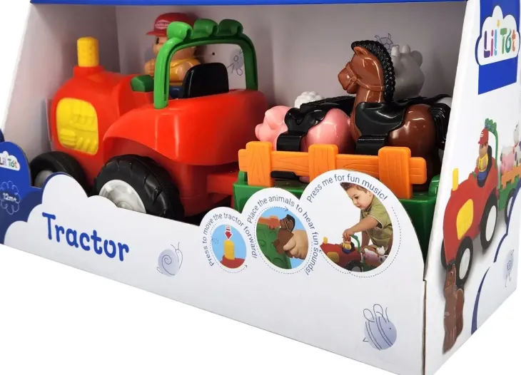 Liltot traktori ja peräkärry eläimillä