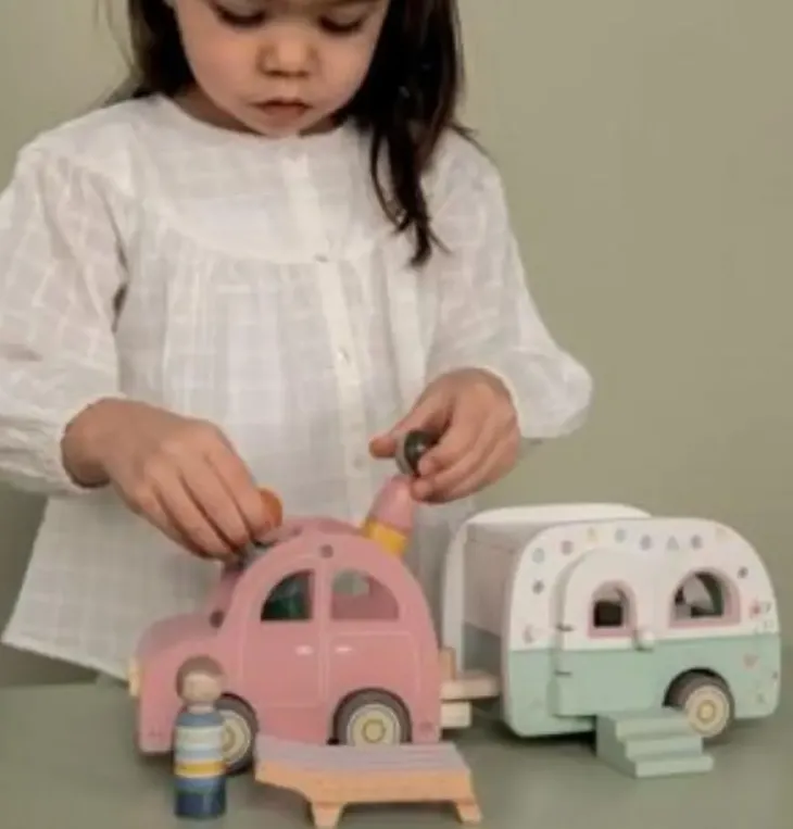Little dutch auto ja asuntovaunu