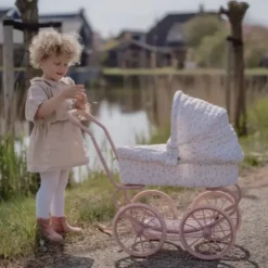 Little dutch nukenvaunut kukkakuosi