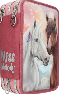 Miss melody triplapenaali valolla
