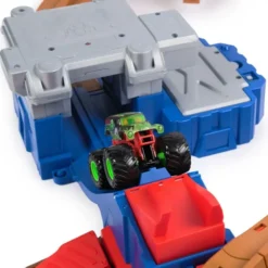Monster jam 1:64 super charger speedway