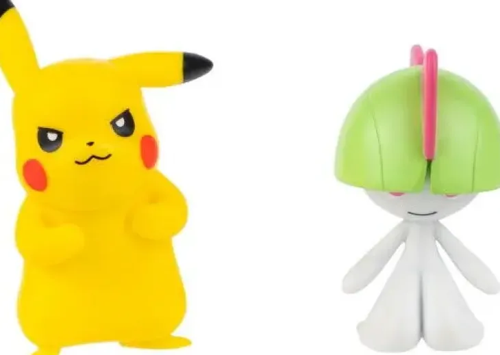 Pokemon battle figure
