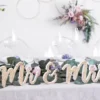 Puinen kirjoitus mr & mrs kulta
