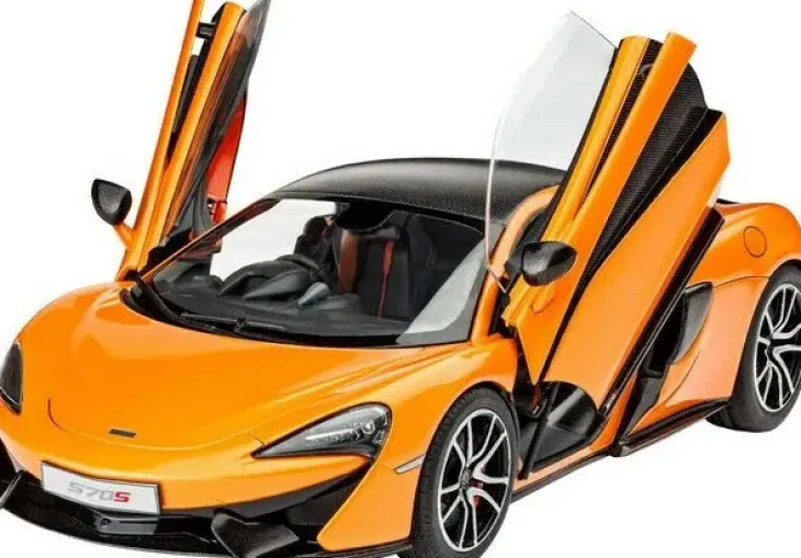 Revell moderni auto 1:24