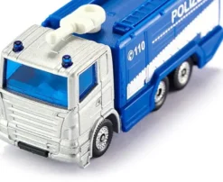 Siku poliisi vesitykillä