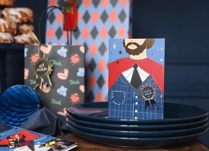 Super dad-kortti pinssillä