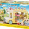Sylvanian families 3-kerrosbussi leikkipuistolla