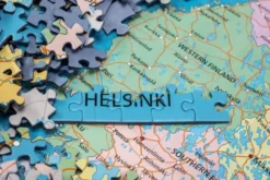 Tactic maps of the world suomi 1000p