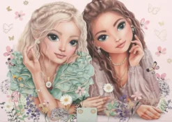Topmodel koodillinen & soiva korurasia