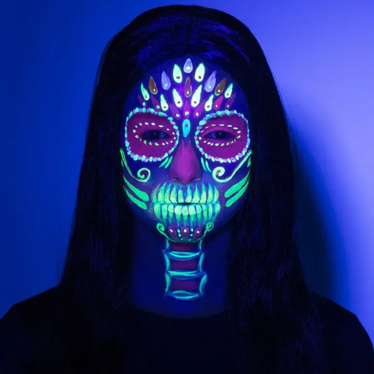 Uv make-up